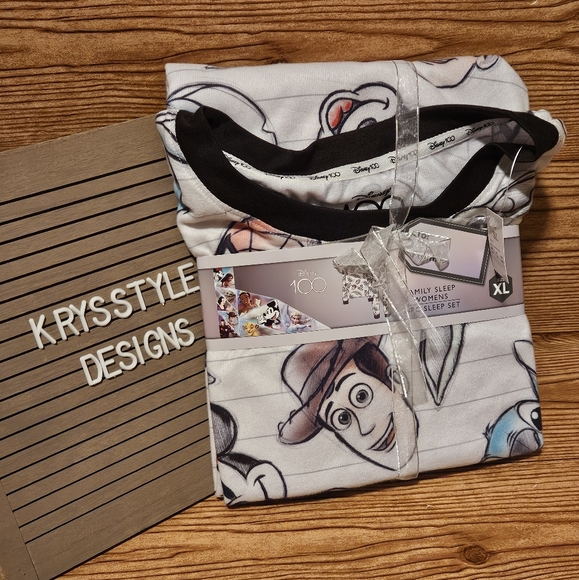 Women's Disney 100 Character Mash Up 2pc Pajama Set - White sXL - Picture 1 of 5